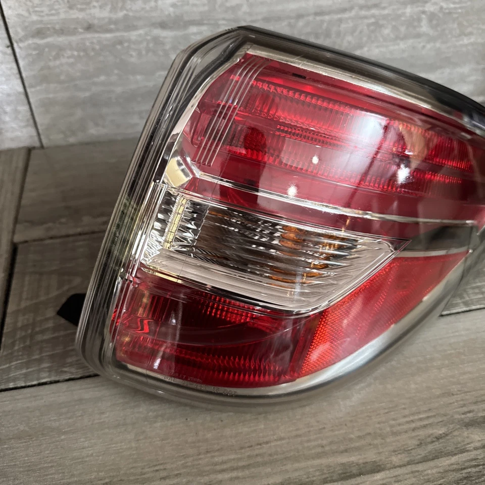 🥇LUZ TRASERA DERECHA ORIGINAL 2017 2018 2019 2020 NISSAN ARMADA LED PASAJERO OEM Foto 3 de 4