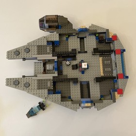 LEGO Star Wars: Millenium Falcon 7190 Near Complete with Manual, No Box READ