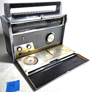 Vintage Zenith Royal 1000 1 Transoceanic AM/ SW 9 Band Transistor Radio AS IS