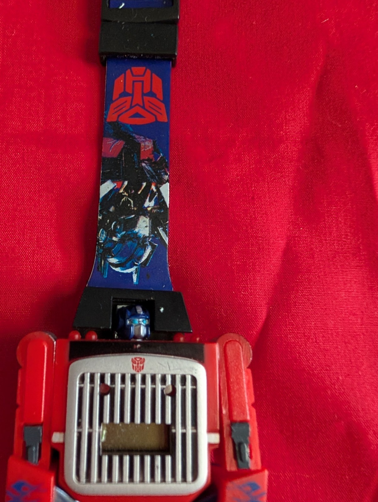 2011 TRANSFORMERS OPTIMUS PRIME TRANSFORMING WATC… - image 3