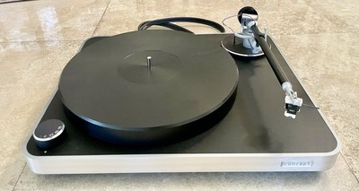 Clearaudio Concept Turntable, Excellent condition, Free Sure M44-7 cartridge