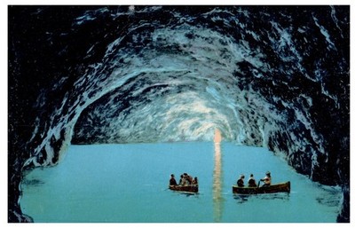 Vintage Capri La Grotta Azzurra Boats Cave Scene Italy Postcard