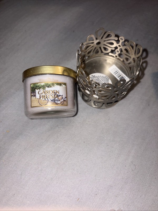 CANDLE WHITE BARN GARDEN FREESIA With Mini Holder  1.3oz/36g
