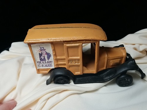 Cast Iron Old US Mail Truck USPS Yellow And Black - Picture 3 of 7