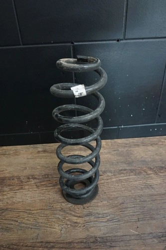 VW Passat B8 2.0 TDI Feder Schraubenfeder Hinterachse Recht Links 3Q0511115