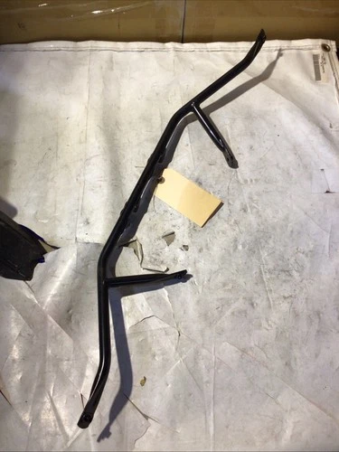 BRACE, FRONT FENDER FRONT