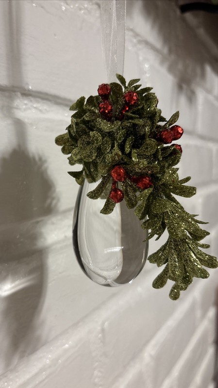 VTG Ganz Teardrop 4 1/4 Mistletoe Kissing Krystal Christmas Ornament Ribbon 10in