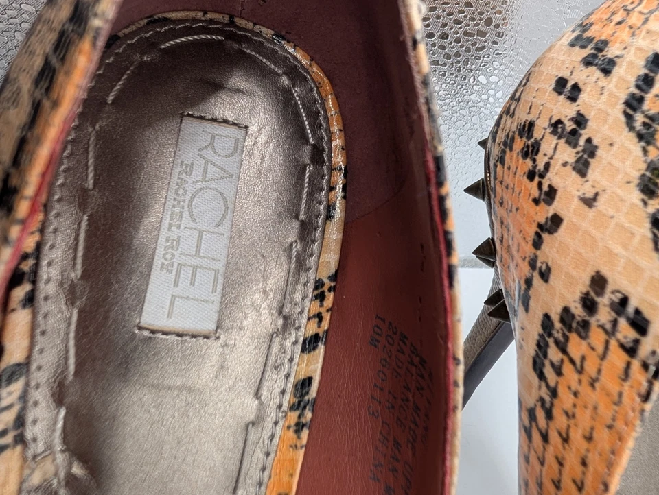 Salto cravejado Rachel Roy Miyang preto laranja estampa de cobra biqueira pontiaguda tamanho 10 M - Imagem 4 de 4