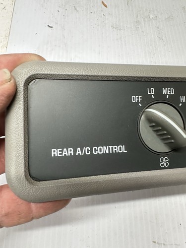 96-00 CHEVROLET TAHOE GMC YUKON REAR A/C HEATER CONTROL OEM 16209335 Grey T26 - Picture 2 of 11