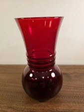 Vintage ANCHOR HOCKING  Royal Ruby Red Glass Ribbed Flower Vase  6”
