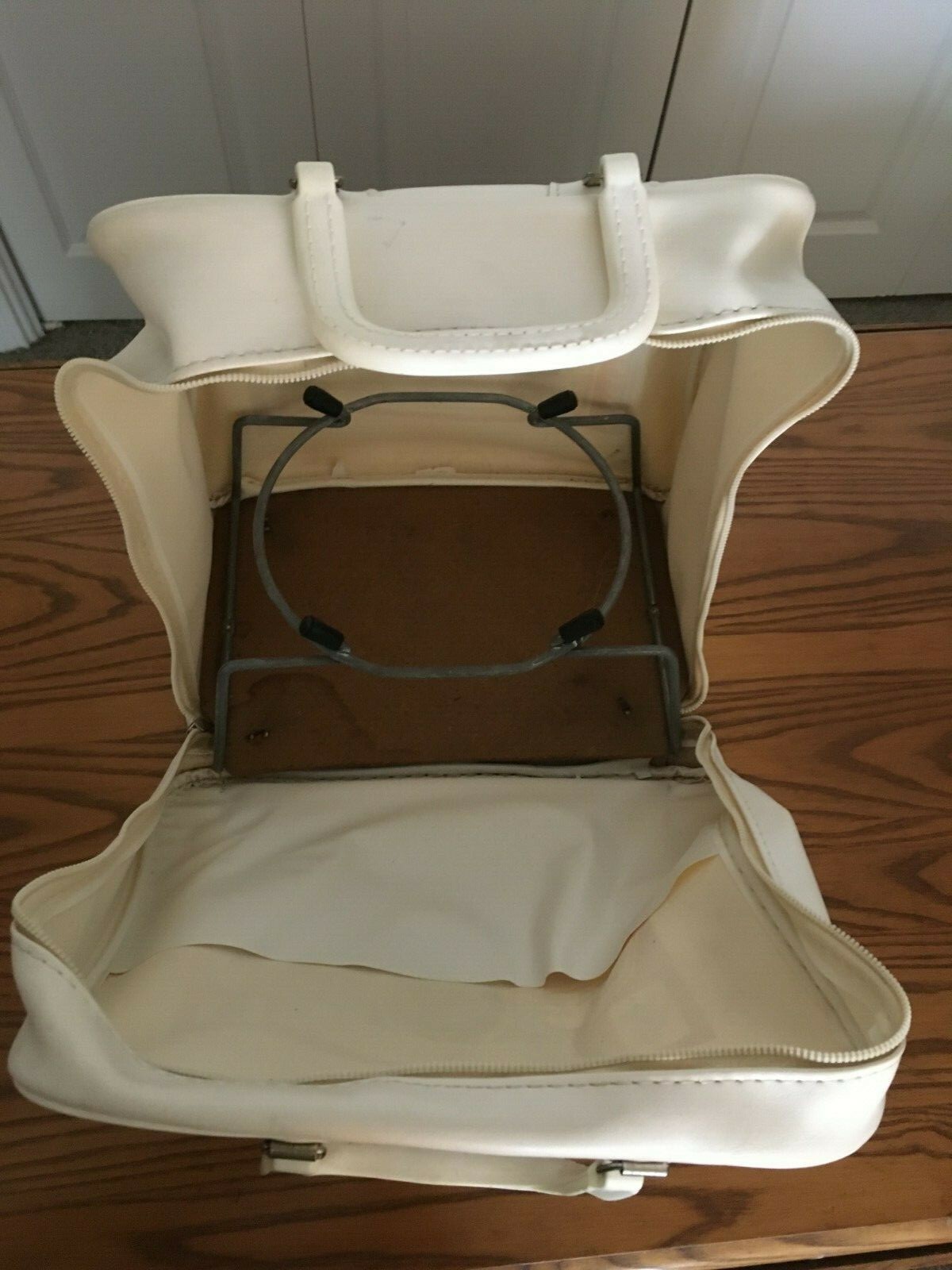 Vintage Budweiser Bowling Ball Red “King Of Beers” 16 lbs Undrilled