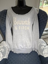 Vintage Abercrombie And Fitch Women  s Cozy Sweatshirt Size Medium from 2000  s