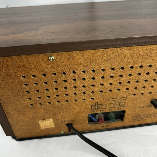 Vintage Panasonic RE-7273 Weather 3 Band FM AM Table Radio Silver Wood 1970s - Picture 7 of 9