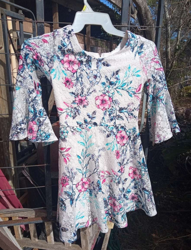 White Floral Amy Byer Girl 12 Dress Form Fitting Flare Bell Sleeves Inner Lining