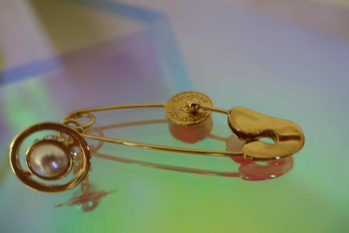 VIVIENNE WESTWOOD LIP PIN RE-EDITION | eBay