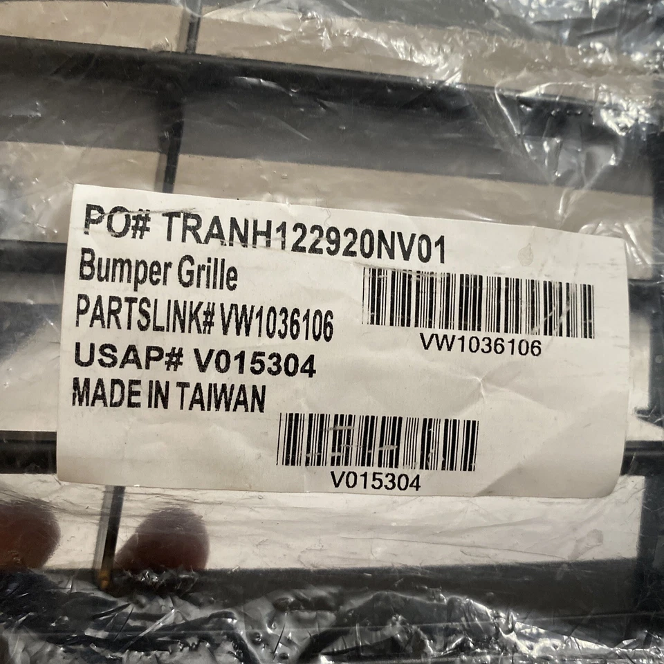 VW1036106 NUEVO Rejilla VW Sedán Volkswagen Jetta 2005-2010 1K0853677C9B9 Negro Foto 4 de 4