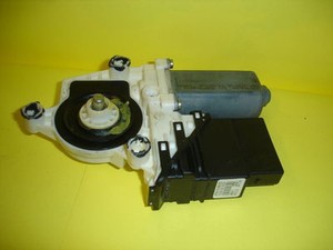 VW Golf IV / 4 Fensterhebermotor hinten links - 1J4839729G - Bj 1998 Original