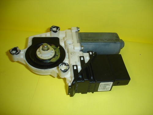 VW Golf IV / 4 Fensterhebermotor hinten links - 1J4839729G - Bj 1998 Original