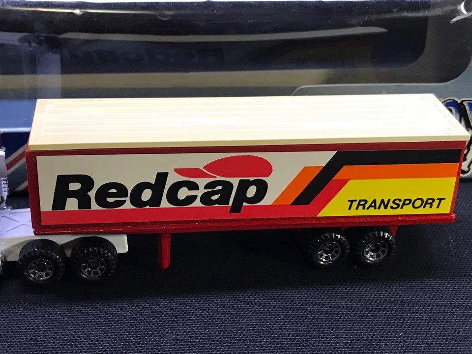 Matchbox Convoy Kenworth Box Truck Diecast Scale 1:64 - Image 4 of 4