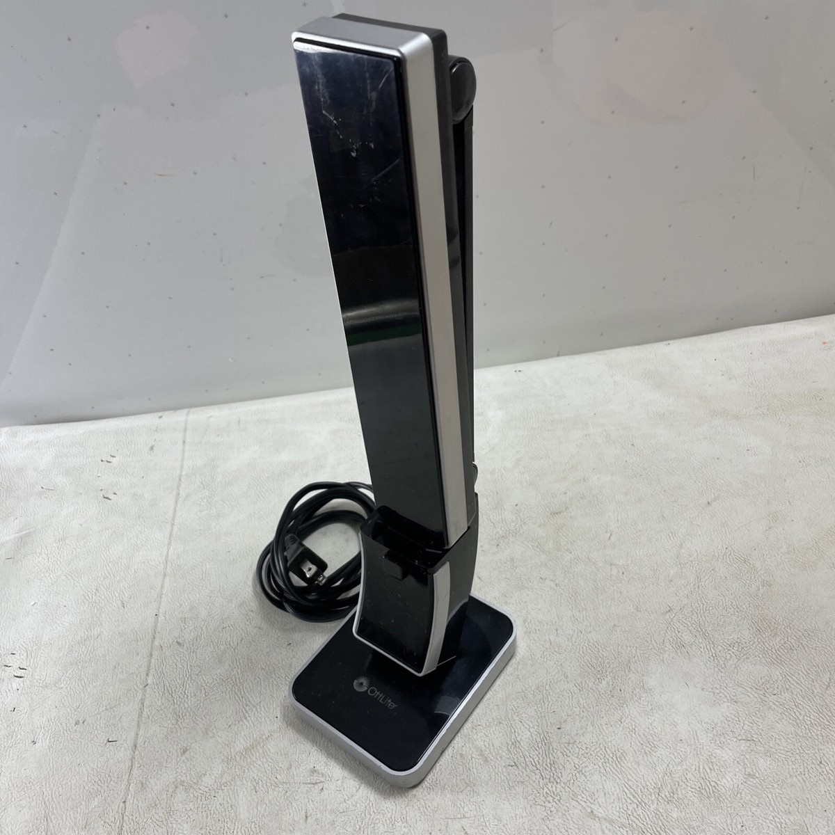 OttLite Model GX7825 13 Watt PL Lamps Slimline Task Lamp 120V-60Hz