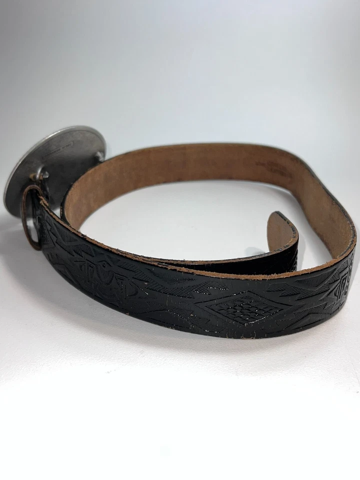 CINTURÓN Y HEBILLA DE CUERO DE CIERVO ROBLE MUSSY BREAKUP EMI 2006 BBMO 36" LX1.5"W de colección Foto 4 de 4