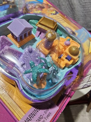 Vintage 1995 Disney Tiny Collection Aladdin Polly Pocket Playcase