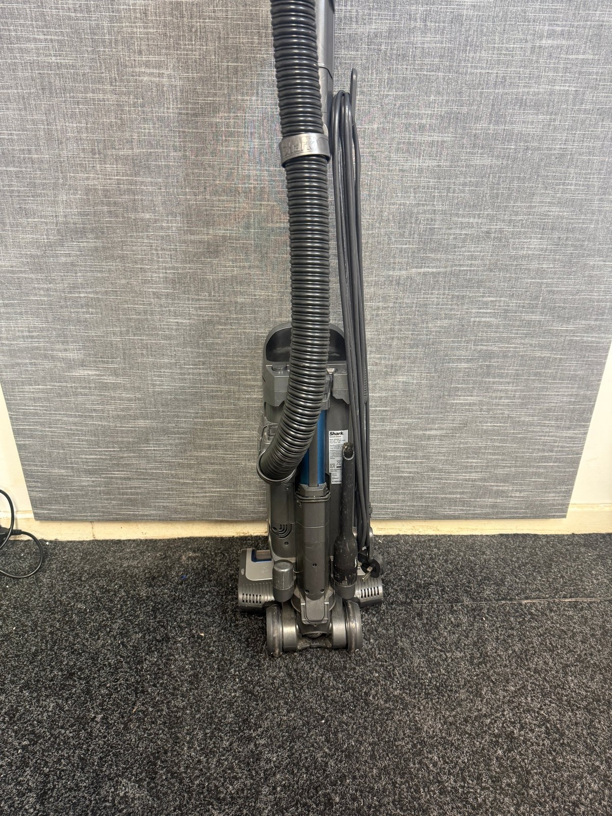 Shark NZ850UKT DuoClean Upright Vacuum Cleaner Anti Hair Wrap Technology image 5