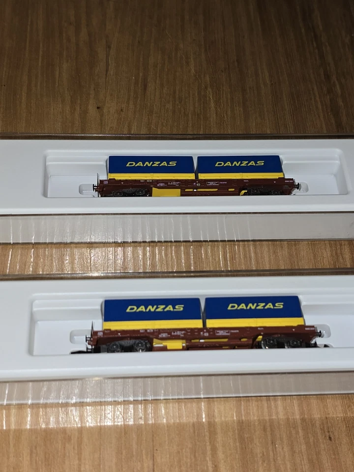 Märklin Z Scale Mini-Club Huckepackwagen “Danzas” Piggyback Flat Cars – Lot of 2 - Image 3 of 4