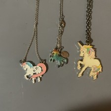 Claire  s Unicorn Necklace 3 Piece