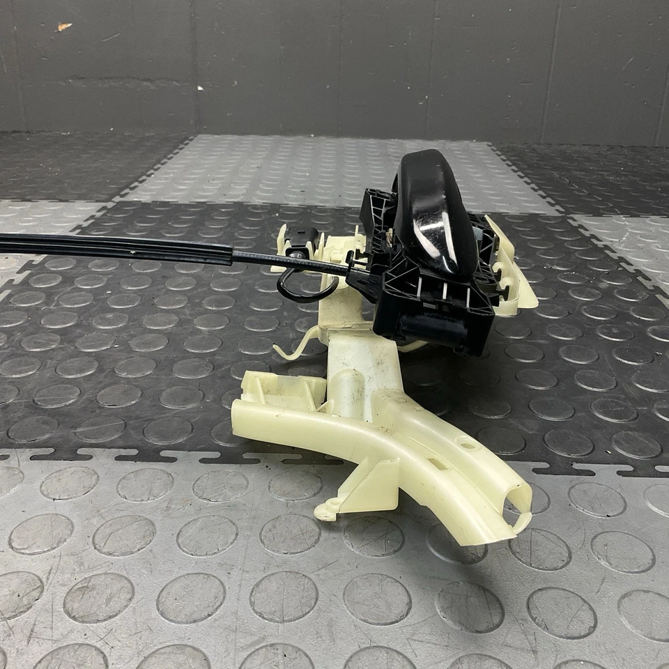 Volkswagen CC 2009-2017 manija exterior del lado del pasajero delantero derecho OEM Foto 4 de 4