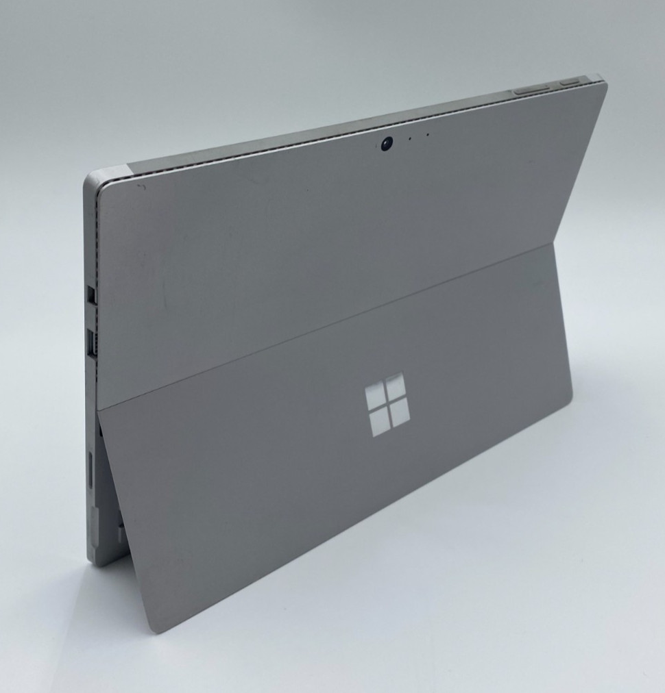 Microsoft Surface Pro 4 1724 Tablet i5-6300U  256GB SSD 8GB DDR3 Silver B-/SEE