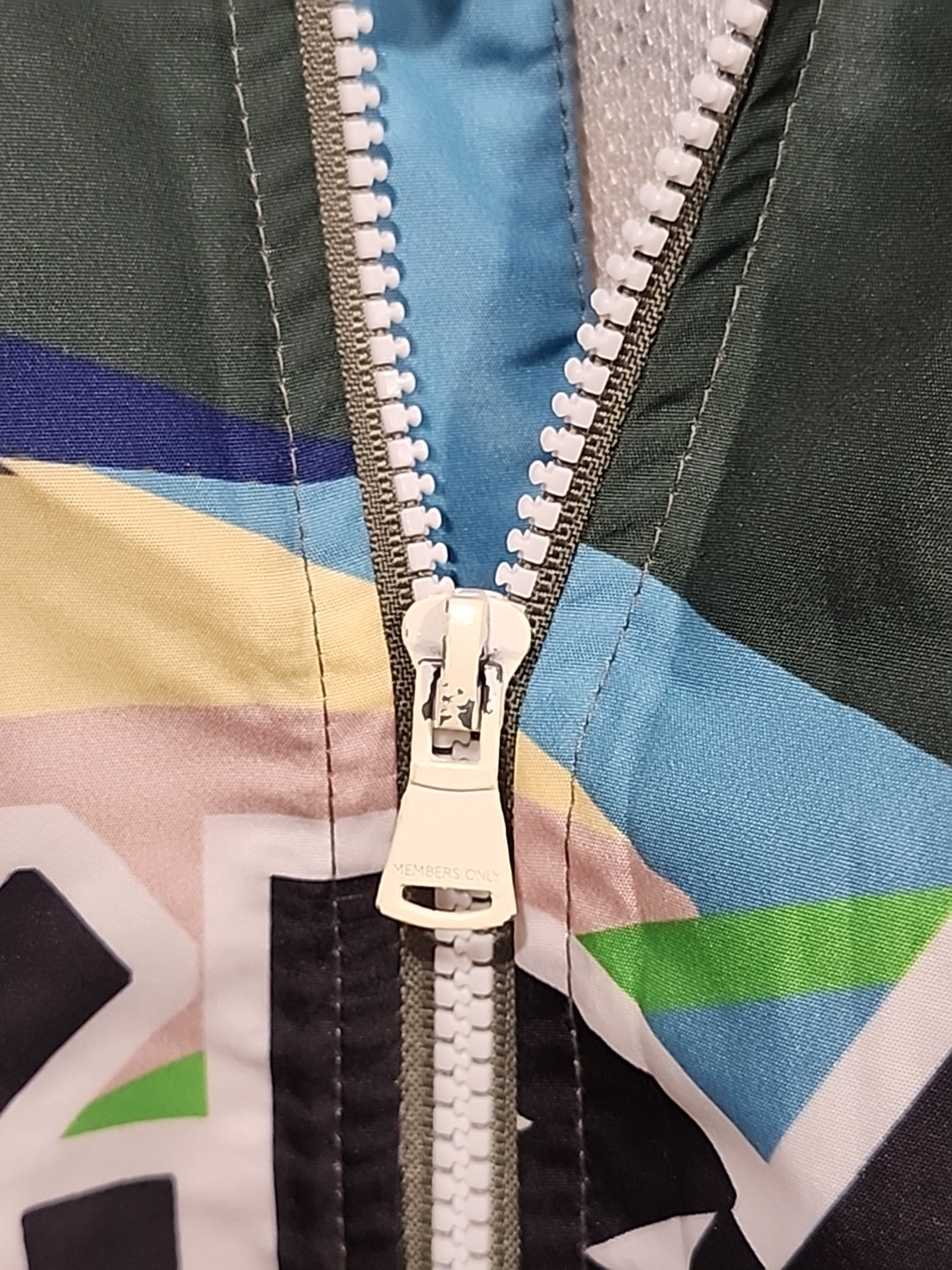 Members Only Nickelodeon Rugrats Windbreaker Jacket Unisex Size Large Green Rare image 3