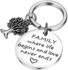 Guqqeuc Christmas Keychain Gifts for Women Men Family Tree Keychains for Dad Mom