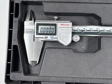 Mitutoyo 500-753-20 Caliper, Digital, 0-8"/0-200mm, IP67 Coolant Proof
