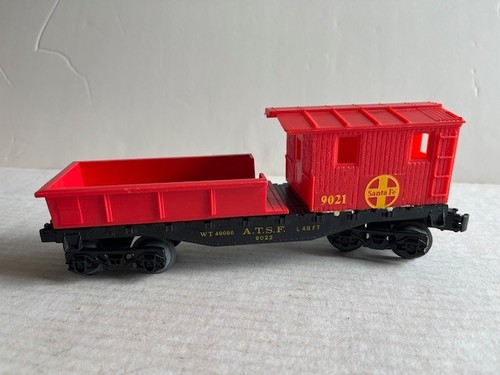FURGÓN DE TRABAJO - Calibre O - 9021 Santa Fe Rojo EXCELENTE con 9022 ATSF Negro ¡COCHE PLANO! | Zustand: Used