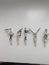 AMAZING PEGZINI FAMILY Whimsical  Laundry Drying Pegs Hanging Clothes Pins RARE