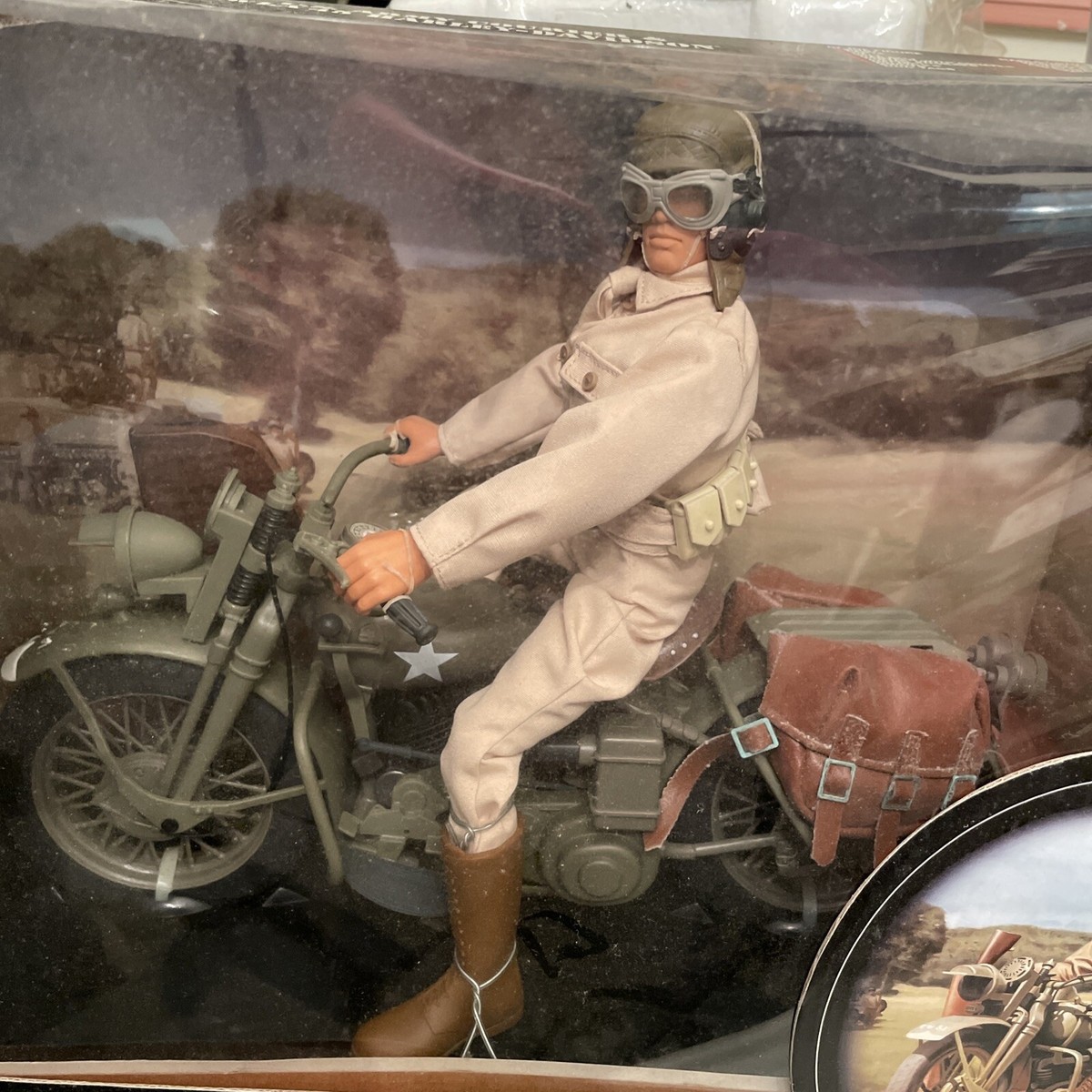 ミリタリー G.I. Joe U.S. ArmyCourier&WLA45 Hasbro GI Joe Classic Collection U.S. ARMY COURIER & WLA 45