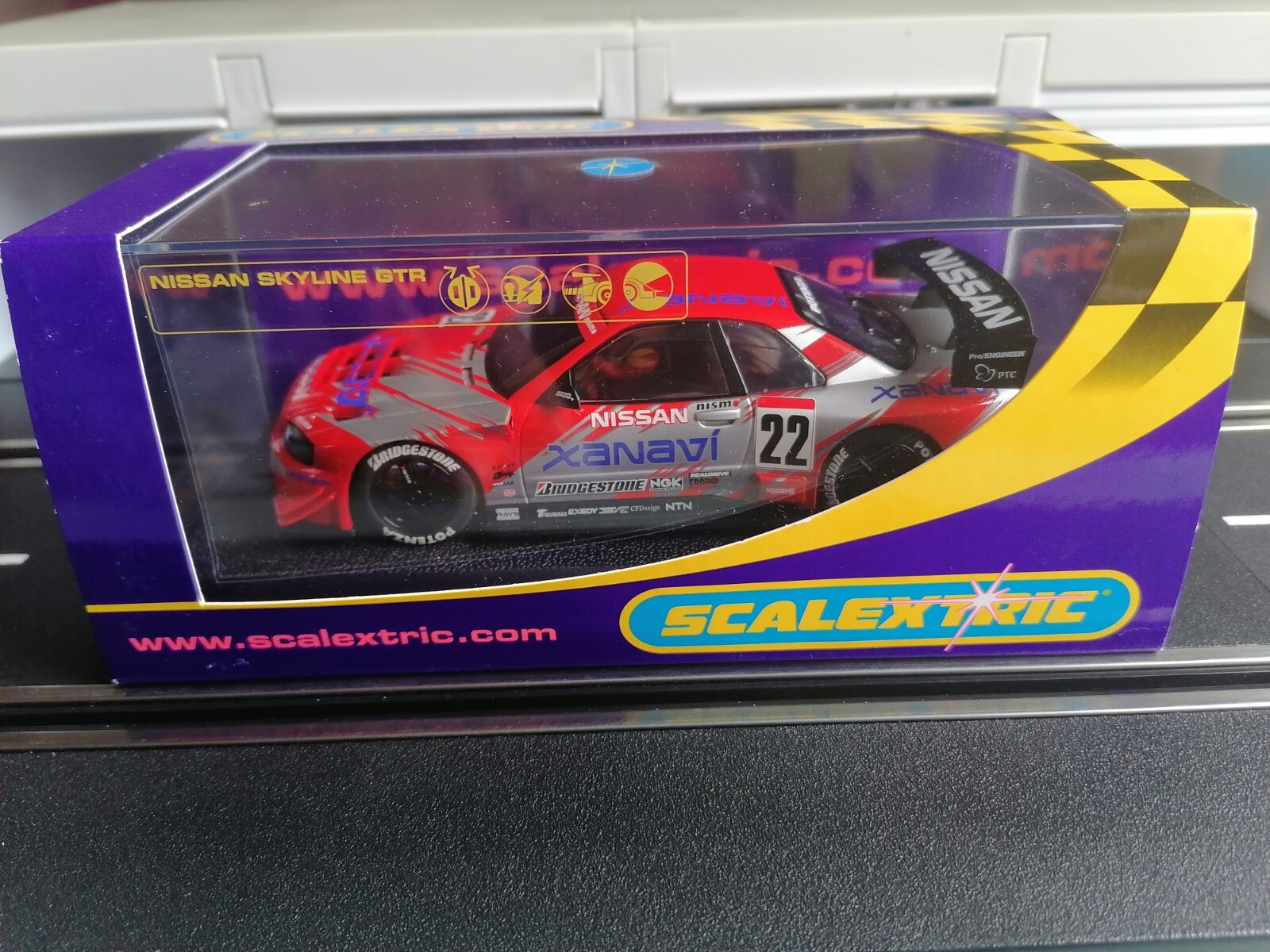 Nissan Skyline GTR Scalextric rare voiture de circuit électrique avec phares fonctionnels noire