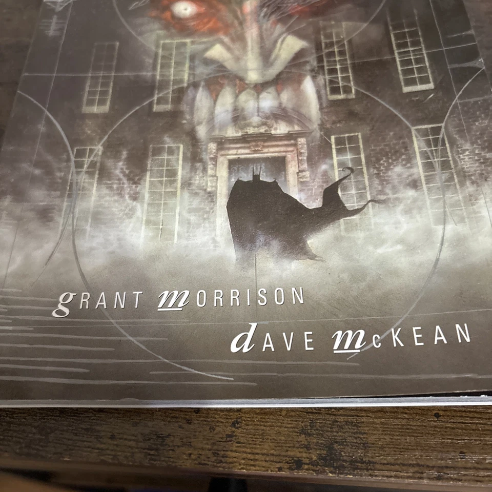 3 Batman Comics Arkham Asylum - A Death In The Family - Hush - Image 3 of 4