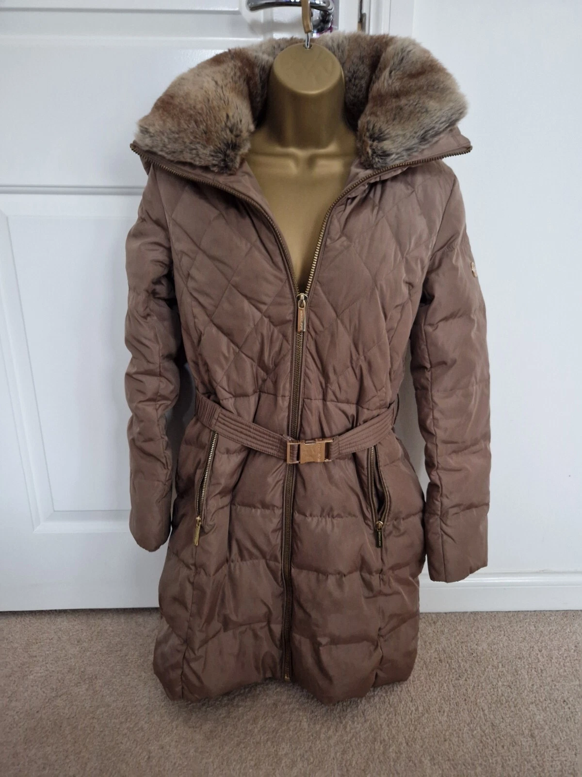 Cappotto Michael Kors Taupe marrone chiaro con cappuccio e cintura pelliccia orlo puffer taglia XS