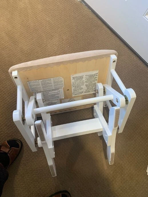 Silla planeadora de madera blanca Dutailier con reposapiés-ideal para guardería o balancín Foto 4 de 4