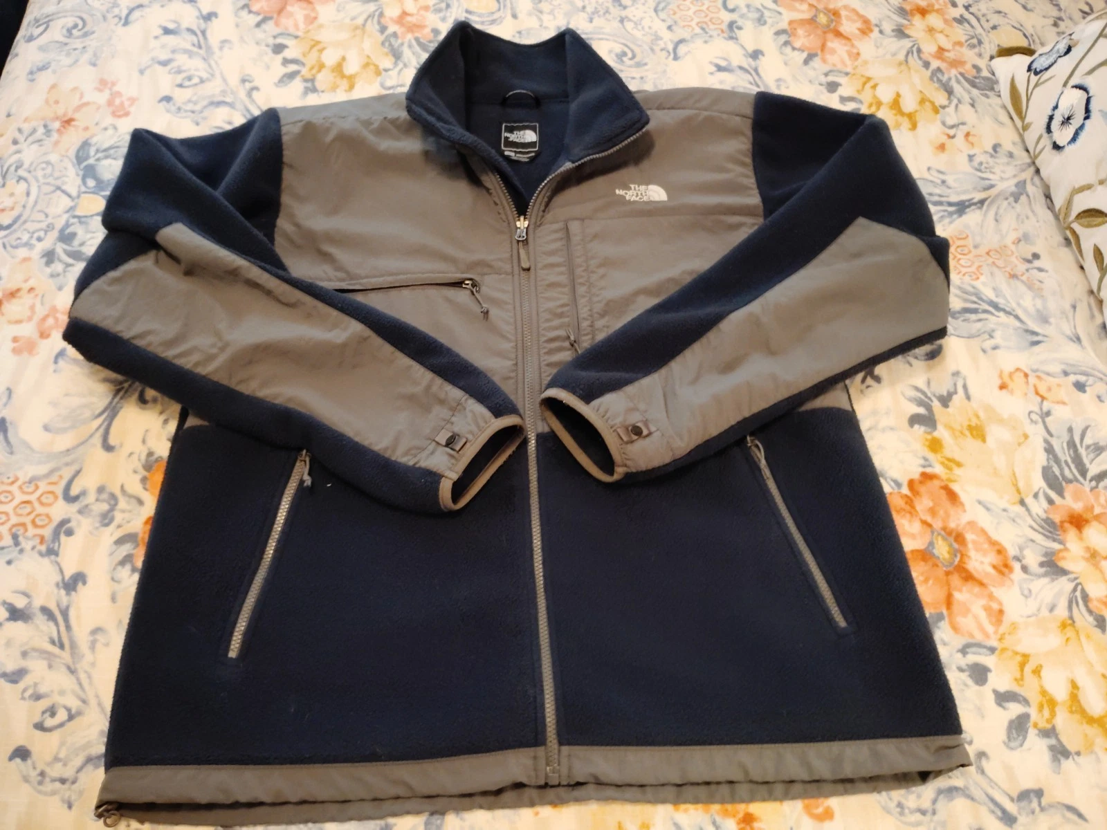$200 The North Face Retro Denali Jacket Blue XL - product detail image 1
