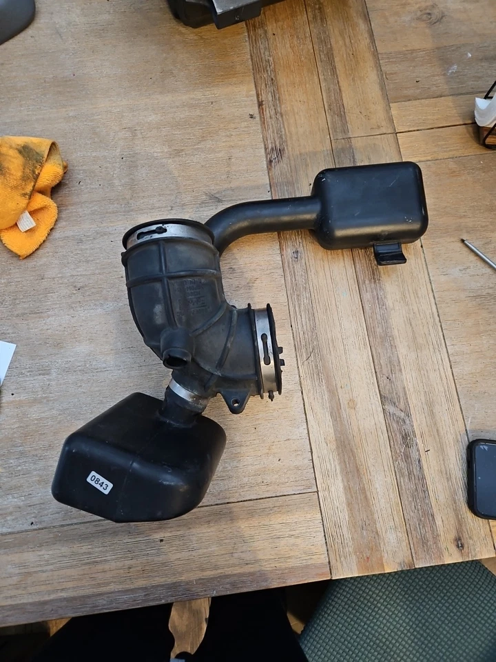 08-12 Ford Escape Mariner 3.0 Air Cleaner Intake Pipe Hose Tube 9L849F805C OEM - Image 2 of 4