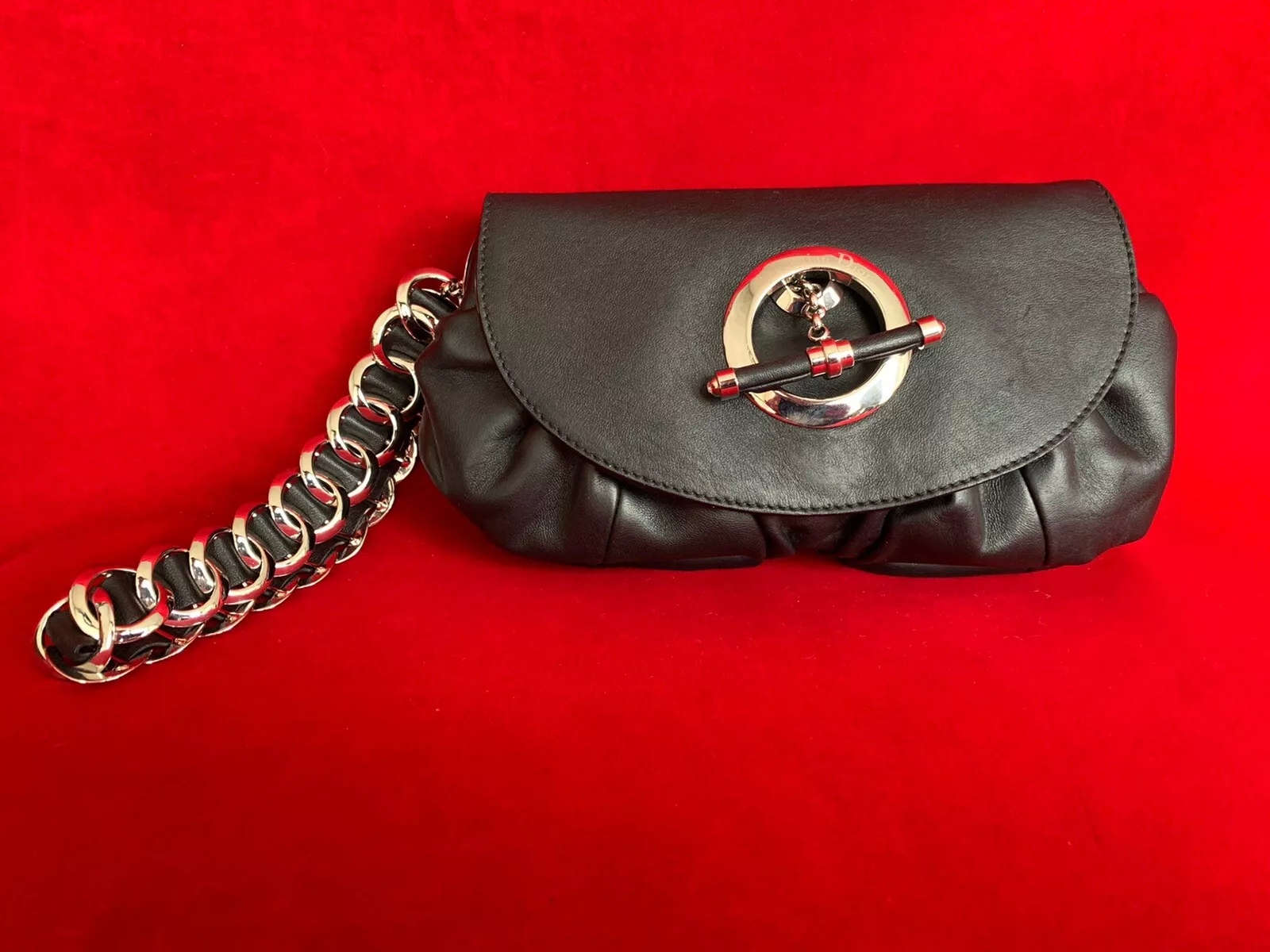 Sac à main chaîne en cuir noir Christian Dior petit pochette bracelet en argent