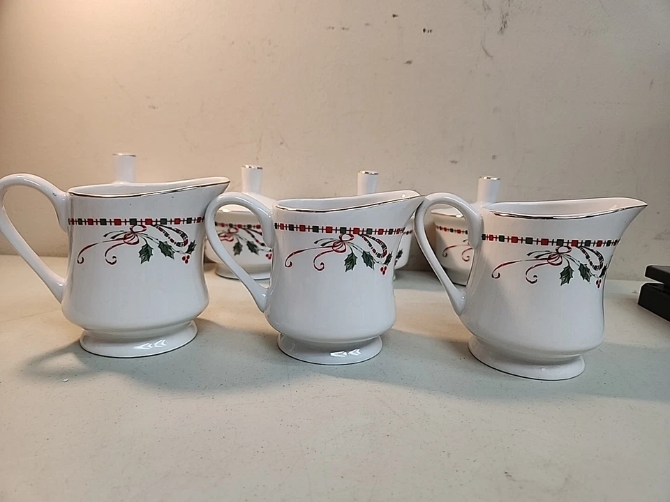 Holiday Sugar Creamer Gibson Holly Berry Navidad Borde Dorado Invierno Set de 7 Foto 2 de 4