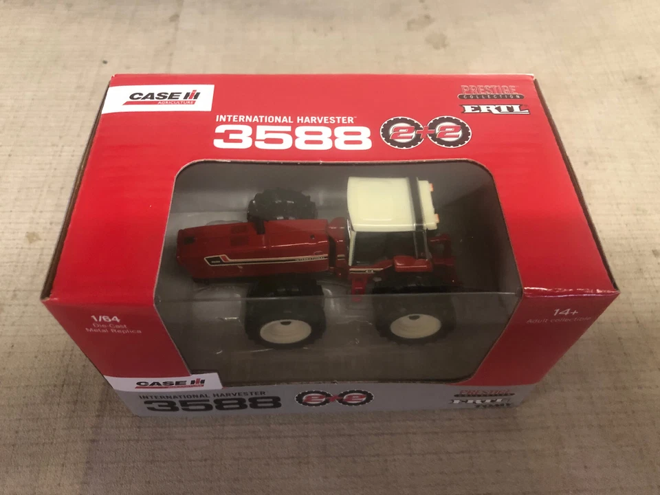 International Harvester 3588 Toy Tractor "Prestige Collection" 1/64 Scale NIB - Image 2 of 4