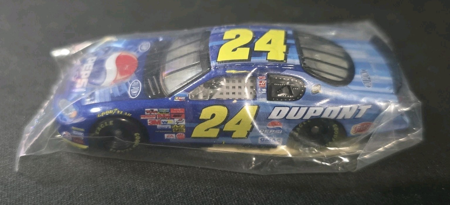 Jeff Gordon #24 Chevy Monte Carlo Pepsi/Dupont 1/64 Hot Wheels/Matchbox Size NEW