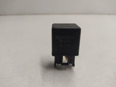 9522021000 Relais pour HYUNDAI H-1 () H 1 Furg.caja cerr.c. quinta 2002 117090 - Photo 1/4