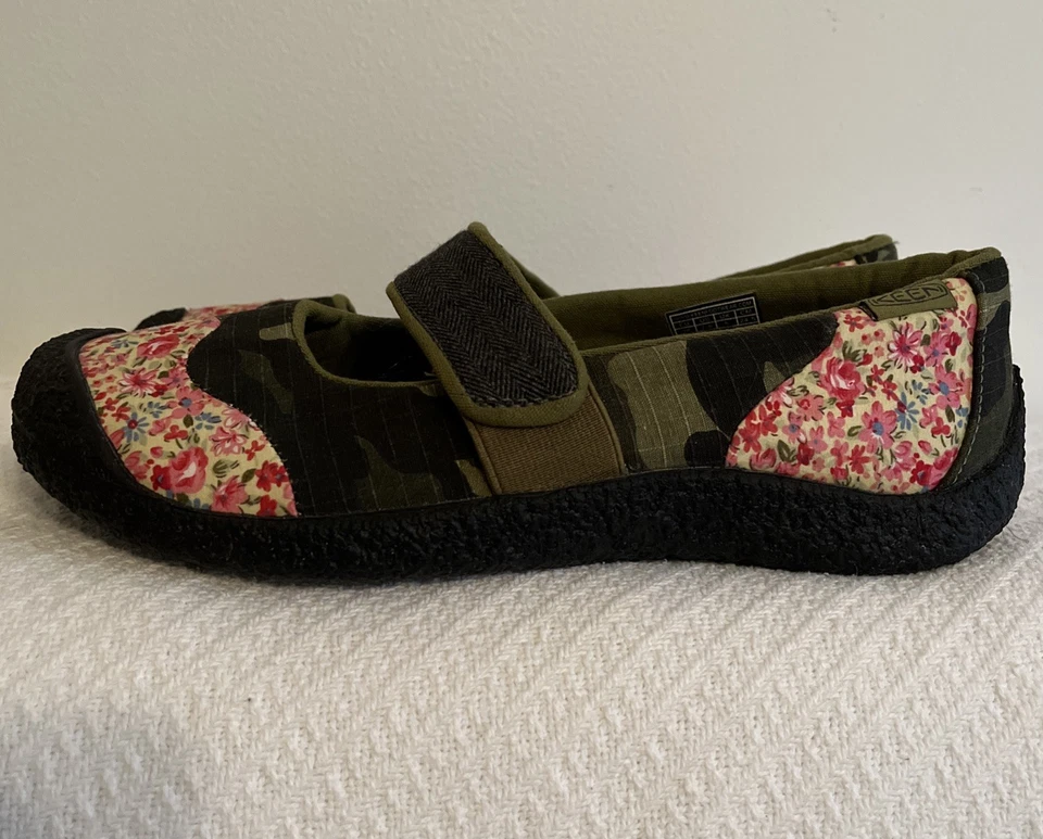 Zapatos planos de lona Keen para mujer 7,5 Harvest Mary Jane camuflaje y flores NUEVO Foto 4 de 4