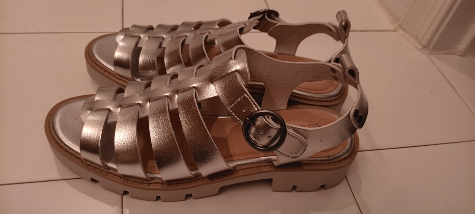 silver sandals size 8.5 womens new